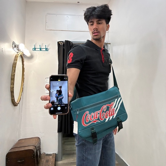 CocaCola Shoulder Bag - Picture 2 of 4